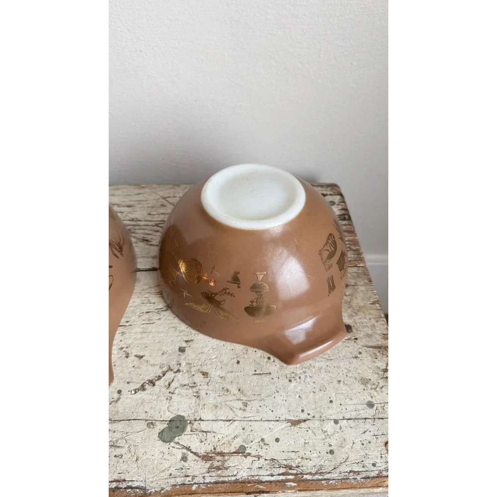 Vintage Pyrex Early American Cinderella Mixing Bowls 444 Gold Eagle Brown Set 2